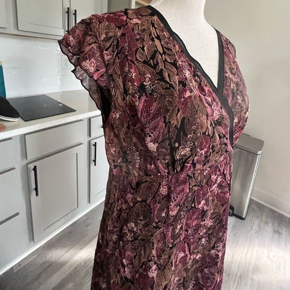 Style & Co. Maxi Dress with V Neck in Lightweight Fabric Moves with Breeze SZ 10 - Picture 4 of 11